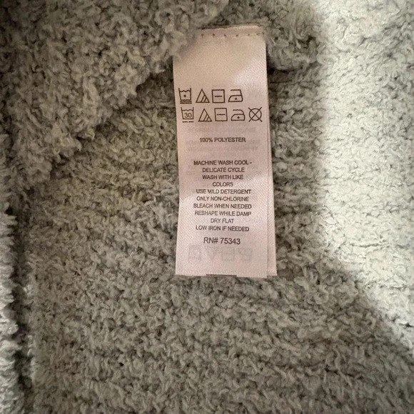 Cupcakes and Cashmere Sweater - Picture 11 of 11